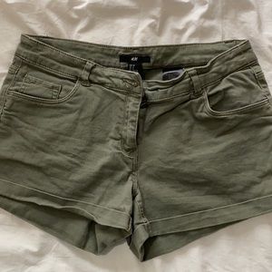H&M Green shorts